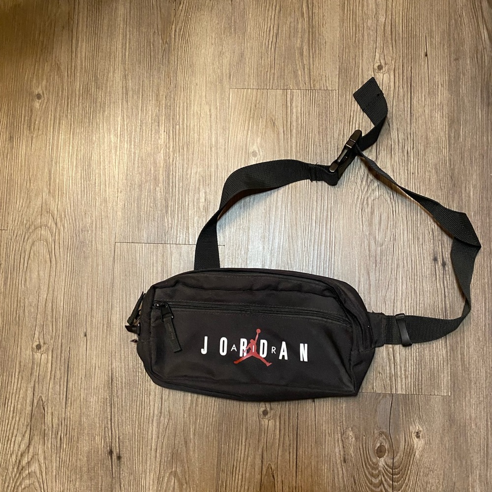 Jordan crossbody bag